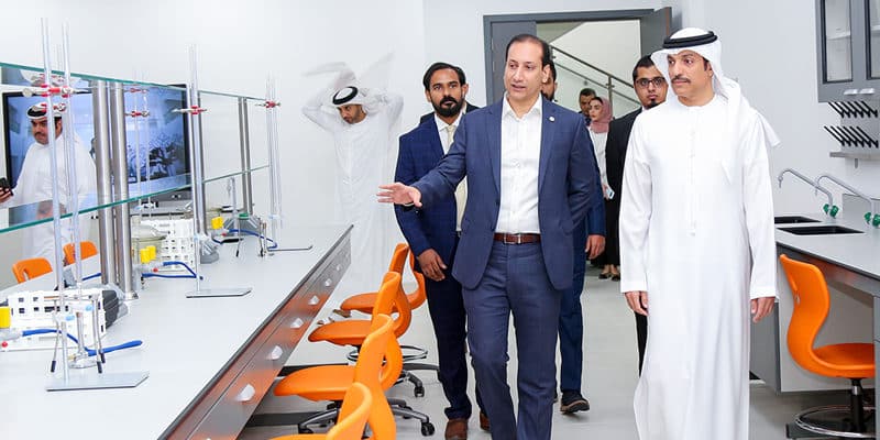 His Excellency Sheikh Mohamed bin Abdullah Al Nuaimi tours CU Ajman’s new state-of-the-art Health Sciences labs.
